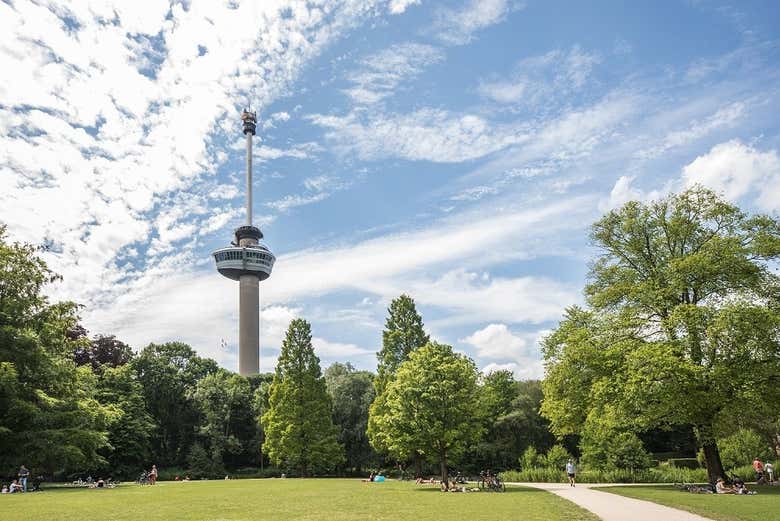La torre Euromast, uno dei simboli di Rotterdam