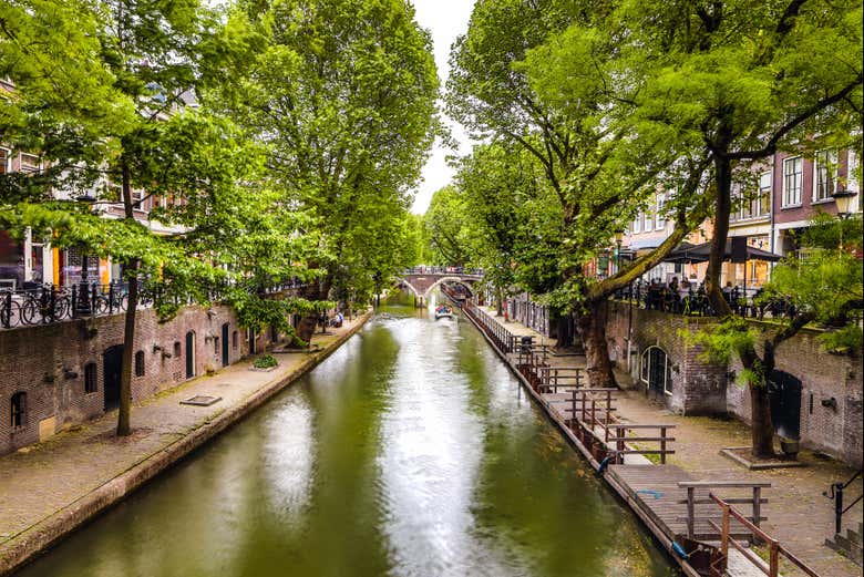 Stroll along Utrecht's canals