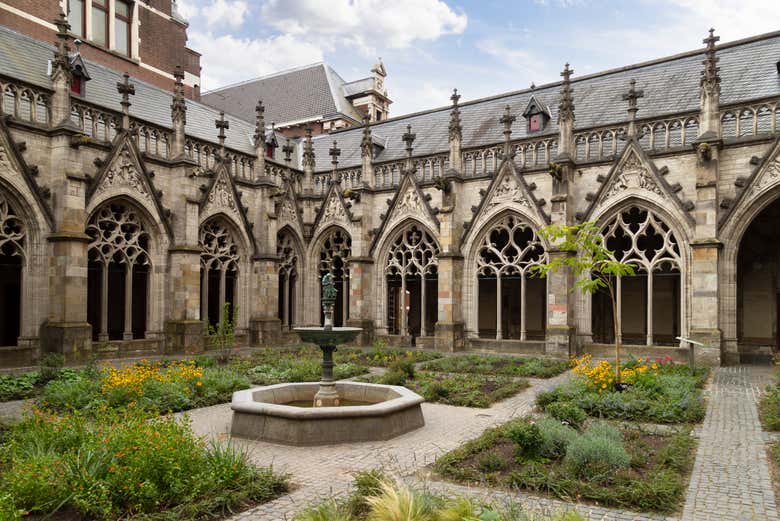 Visit the city's hidden gardens
