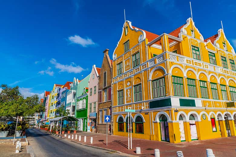 Casas neerlandesas del barrio de Punda en Willemstad