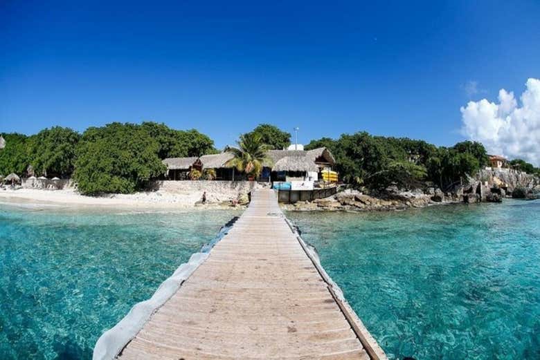 Un quai sur la plage Kalki