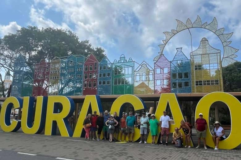 En el letrero de la ciudad