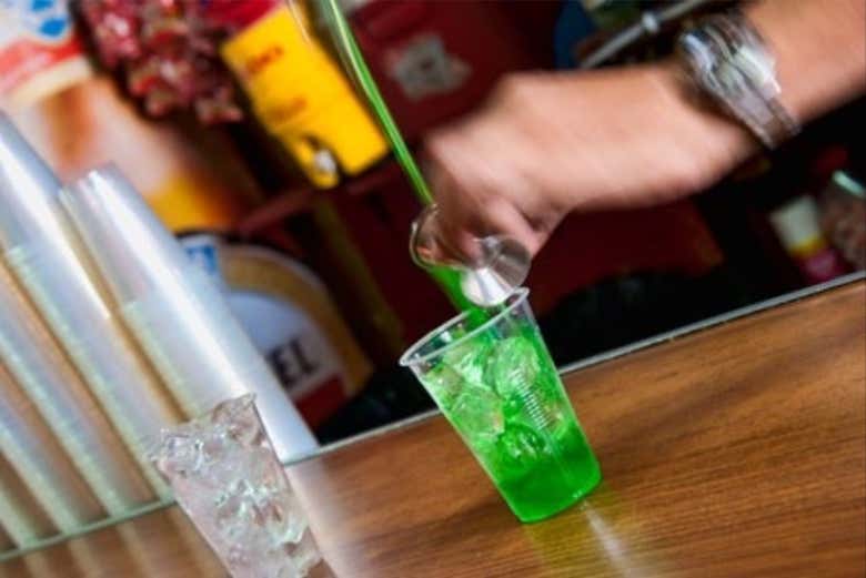Un típico ron verde de Curazao
