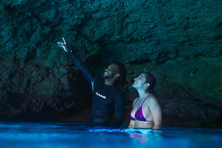 Visitando la Blue Room Cave
