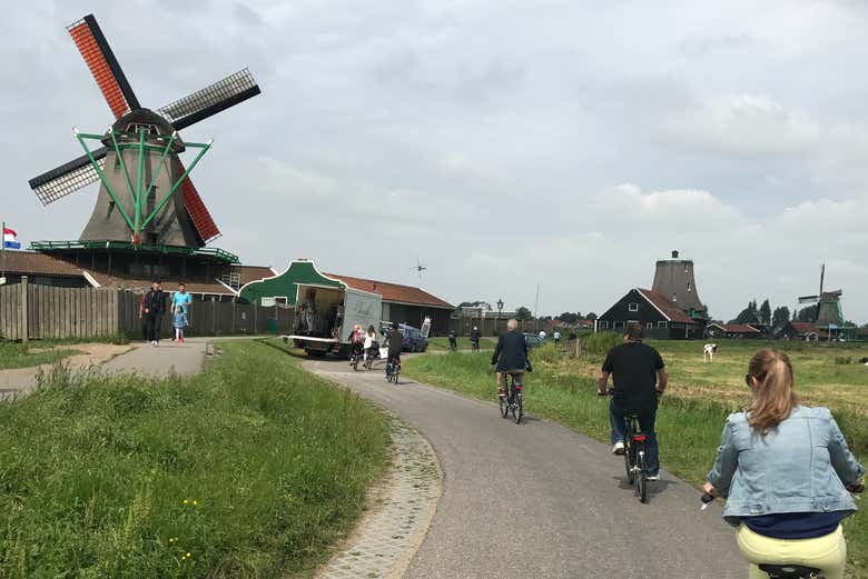Découvrez les moulins de Zaanse Schans à vélo