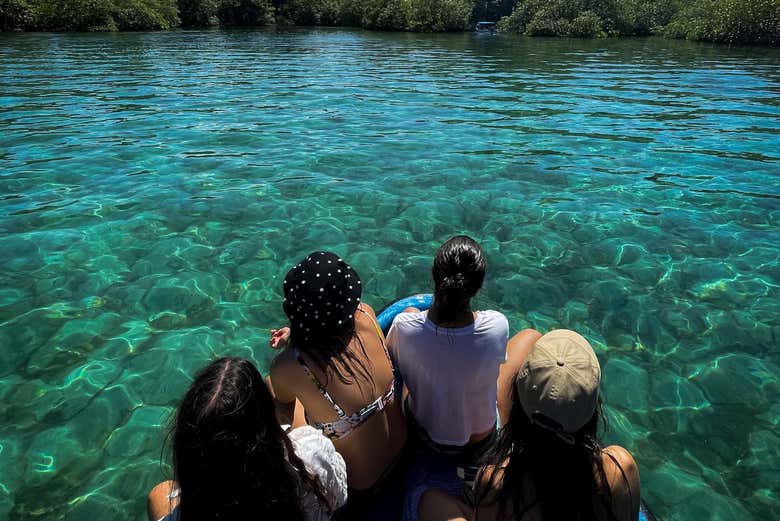 Eaux cristallines de l'Isla Escudo de Veraguas