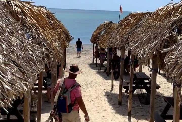 Pronto para um dia na Praia Santa Clara