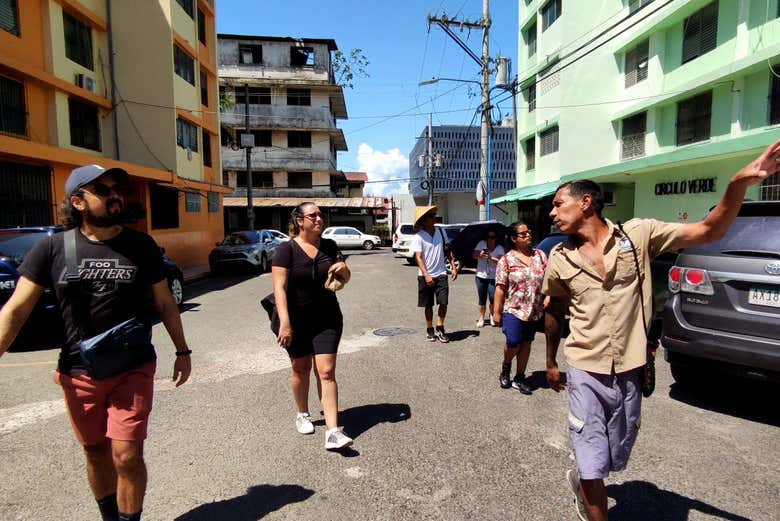 Listen to the guide's explanations