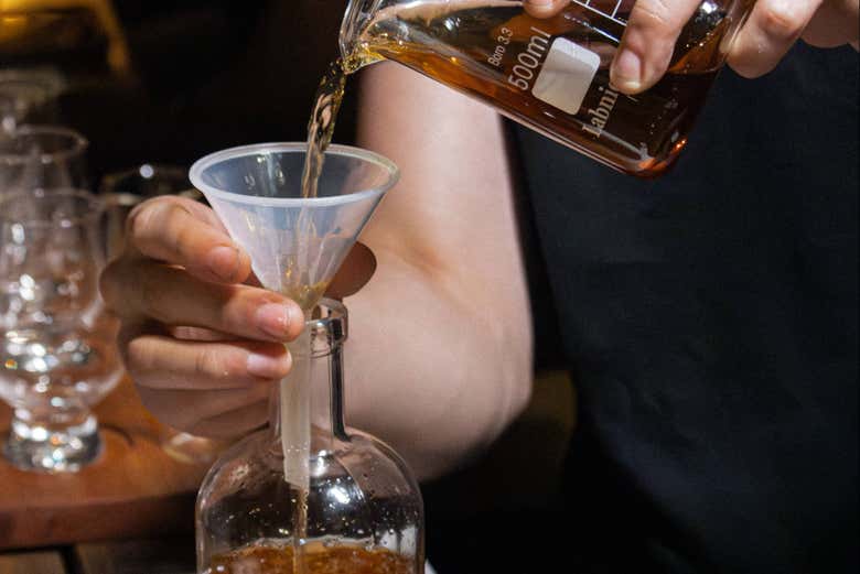 Aprenderemos a decantar el ron