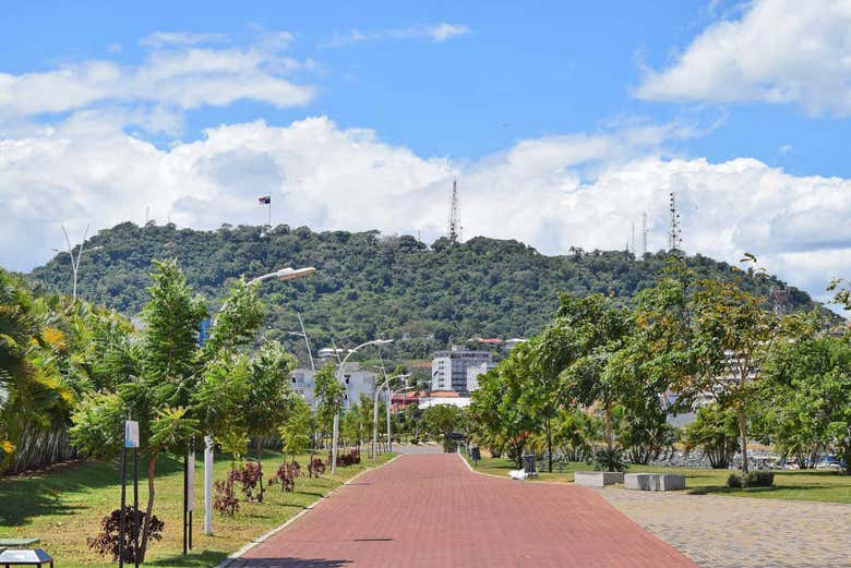 Cerro Ancón desde la ciudad