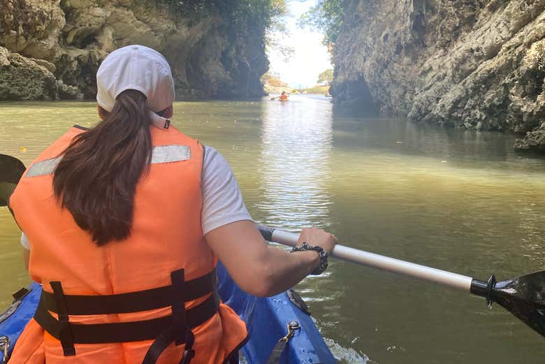 Disfrutando del tour en kayak