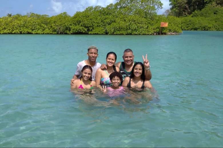 Disfrutando de un baño en el Caribe panameño