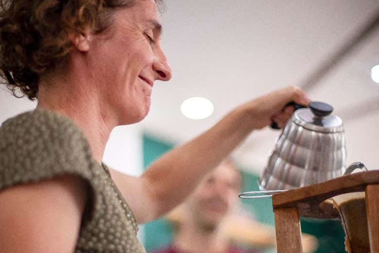 Preparando un café de manera tradicional