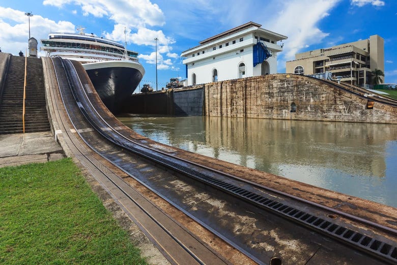 Las esclusas de salida del canal de Panamá