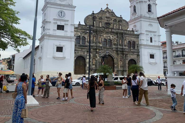 Conoceremos los lugares más emblemáticos del Casco Viejo