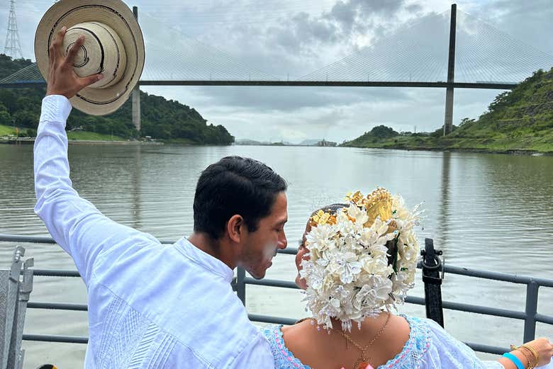 Contemplando los paisajes del Canal de Panamá