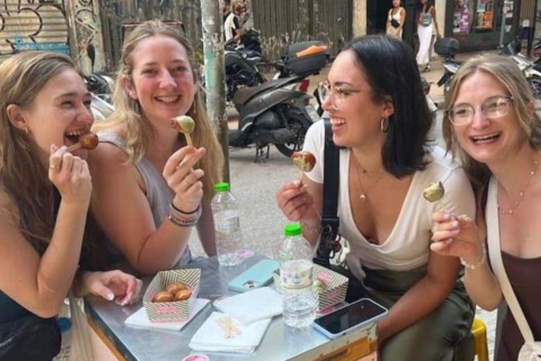 Deleitaos con una gran variedad de degustaciones locales