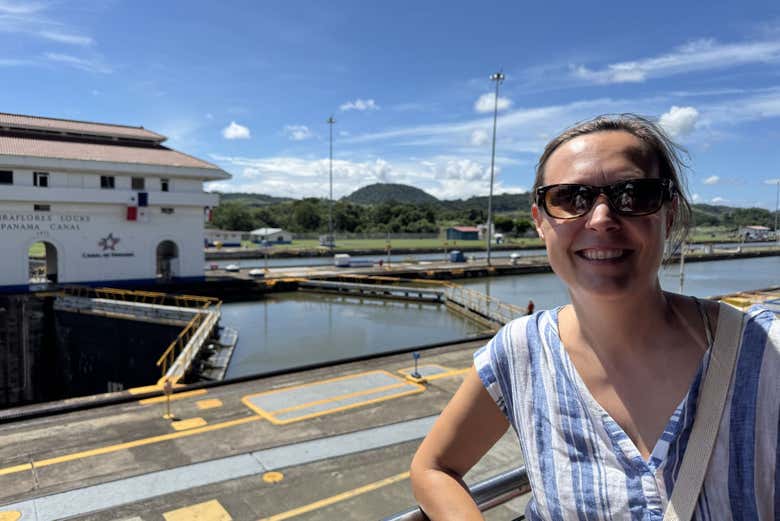 Posando en el Canal de Panamá