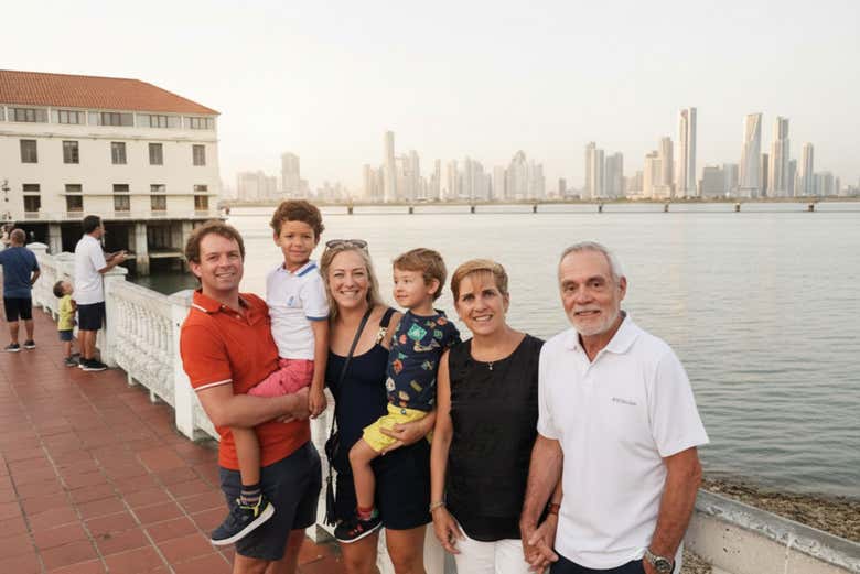 Foto en familia en Ciudad de Panamá
