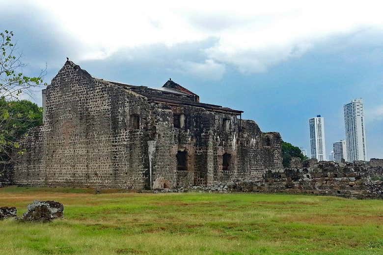 Contrastes entre Panamá Viejo y la zona moderna