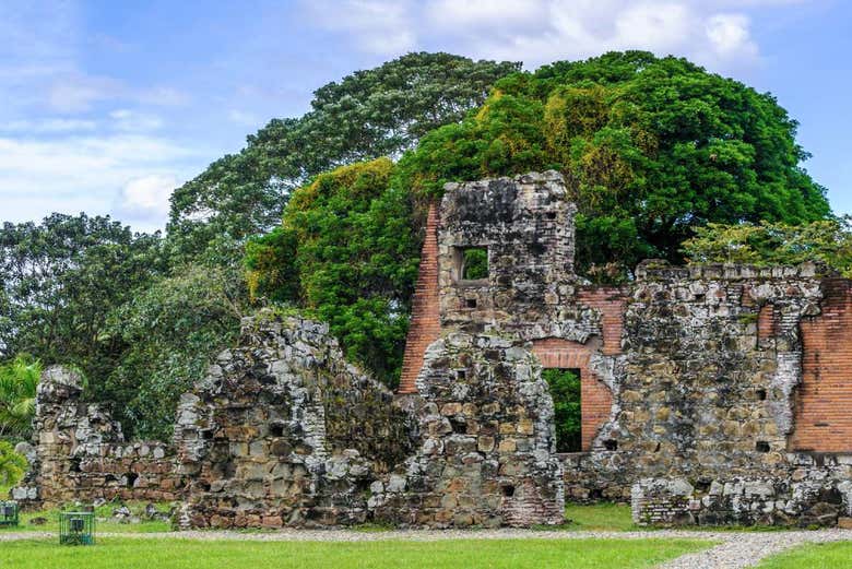 Recorriendo las ruinas de Panamá Viejo