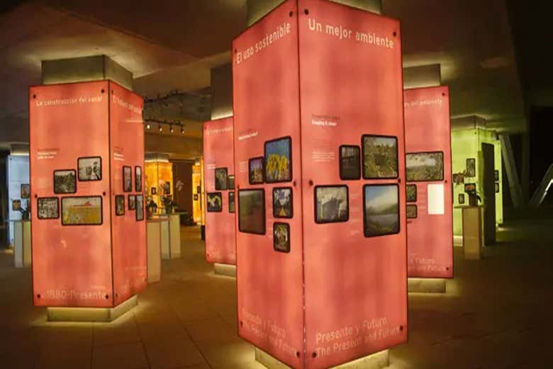 Panneaux lumineux au Biomuseo