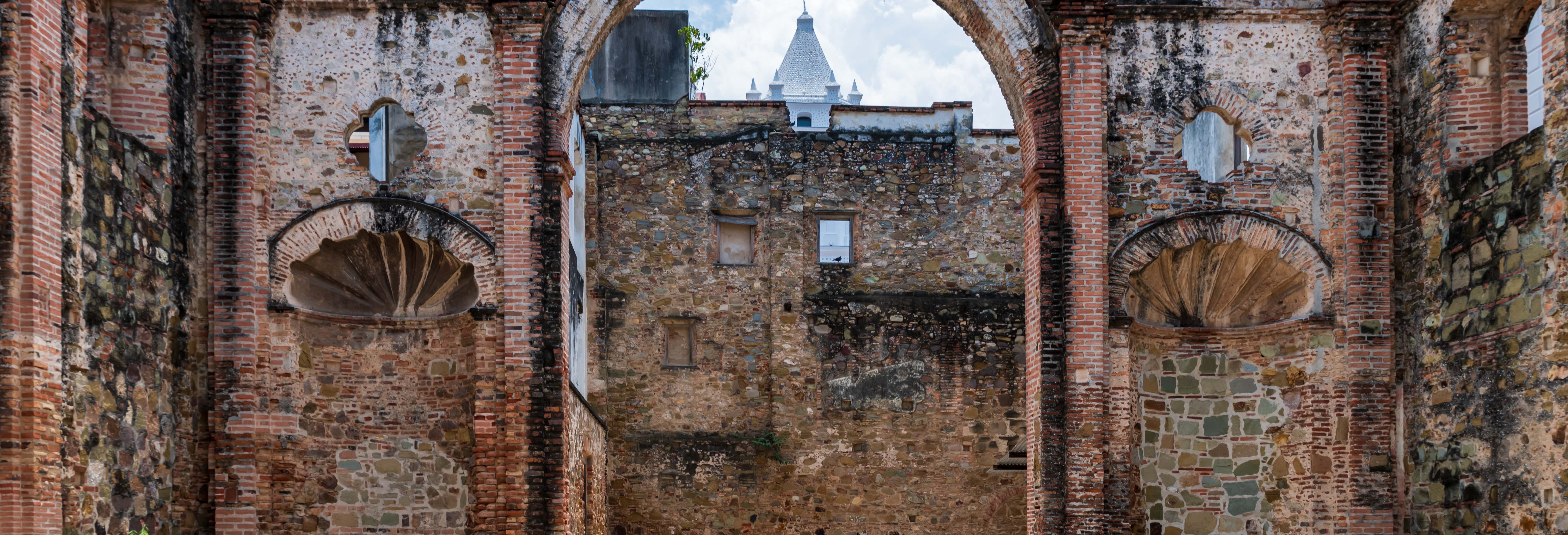 Walking tour in Panama City