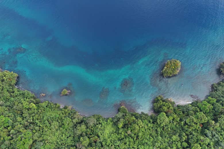 Vista de dron de isla Coiba