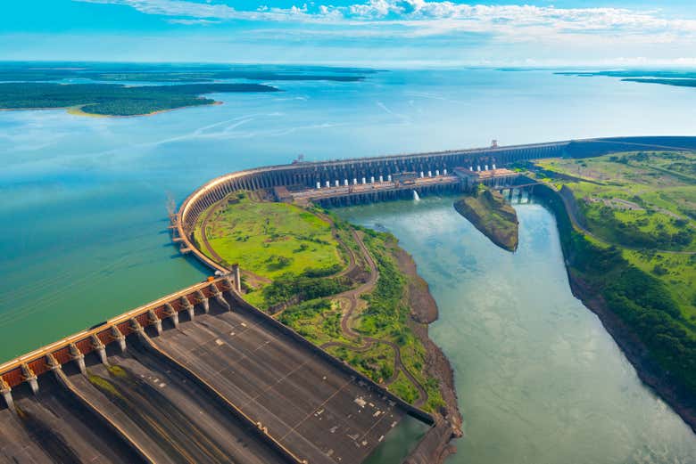 Presa hidroeléctrica de Itaipú