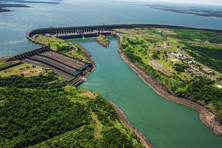 Panorámica de la Represa de Itaipú