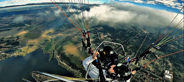 Voo de parapente por Itauguá
