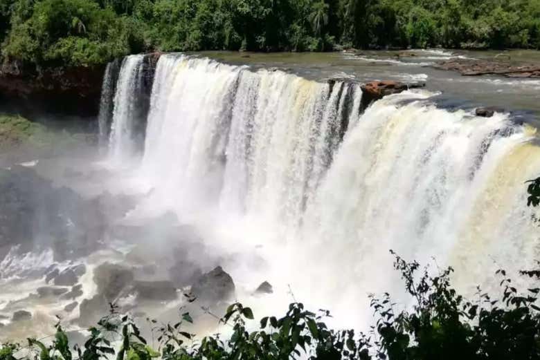 A close-up of Ñacunday Falls