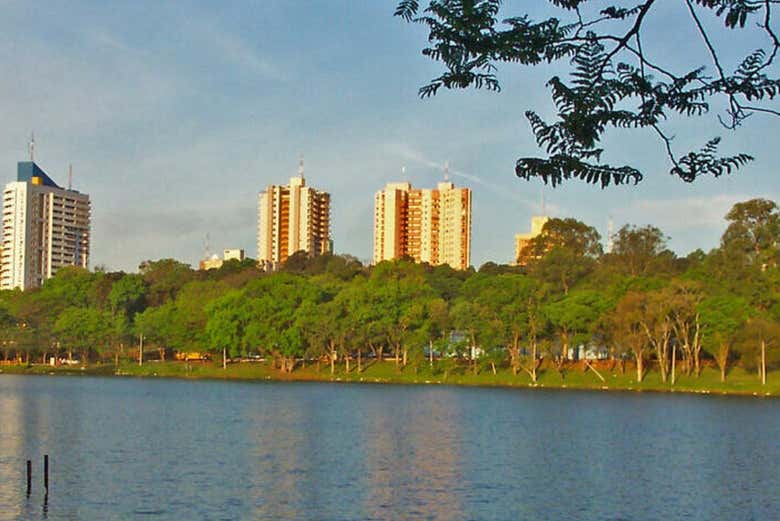 Vista sul litorale di Ciudad del Este