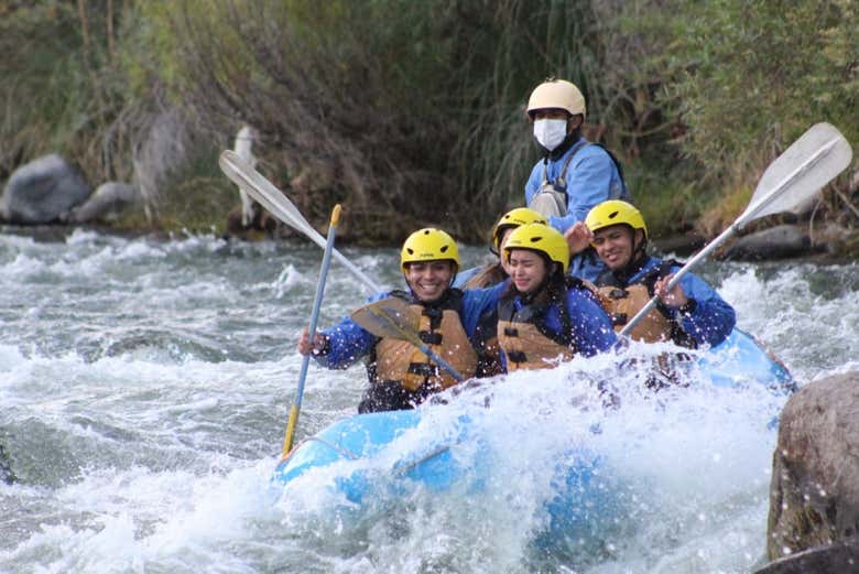 Haciendo rafting en el río Chili