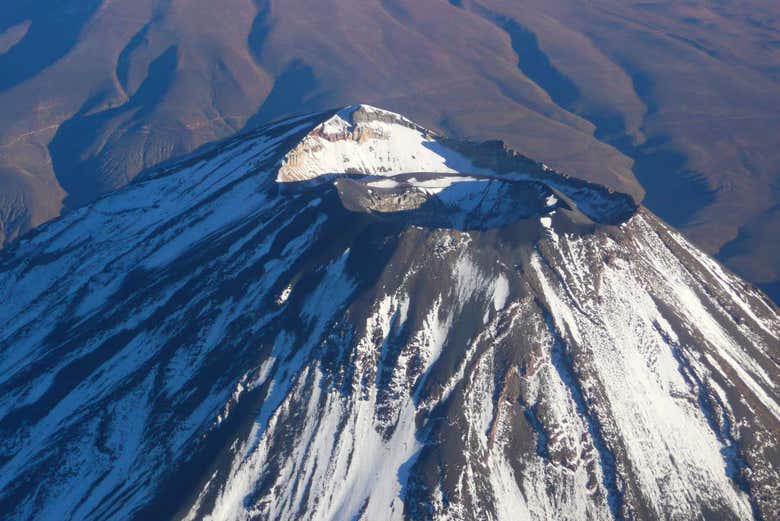 Volcanoes Tours In Arequipa - Misti Climbing Tours - Misti Volcano -  Trekking In The Misti Volcan - Mountain Guides For Misty Mountain - Misti  Arequipa Peru - Volca Misti Arequipa - Climbers On Misti Volcan