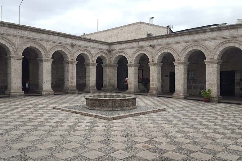 Cloîtres de la Compañía