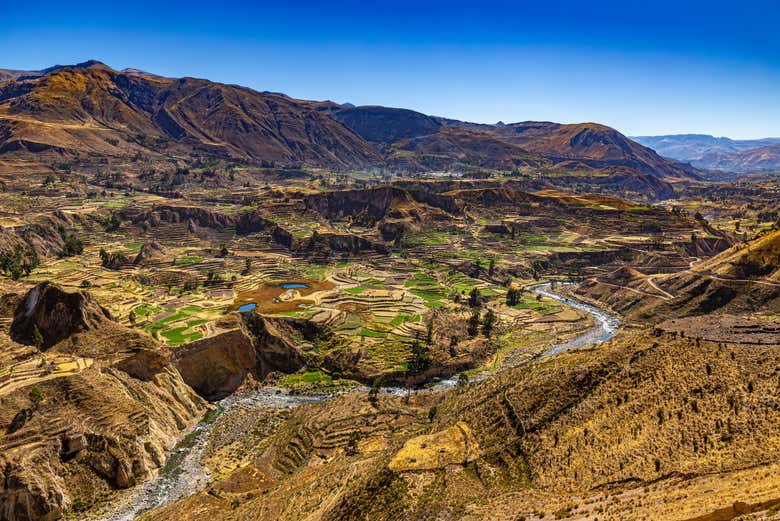 Vista del Cañón del Colca desde el mirador Antahuilque