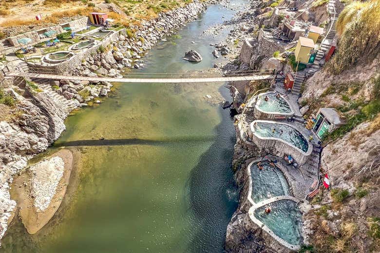 Baños termales de Chacapi