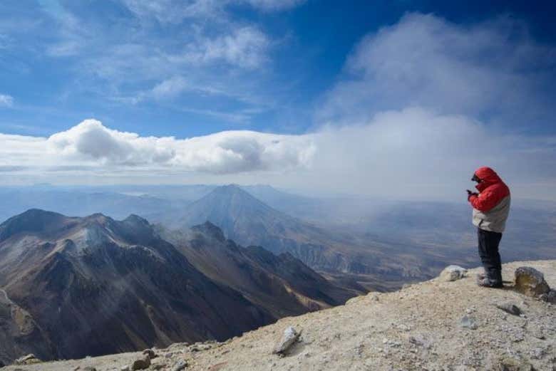 Tomando fotos en el volcán