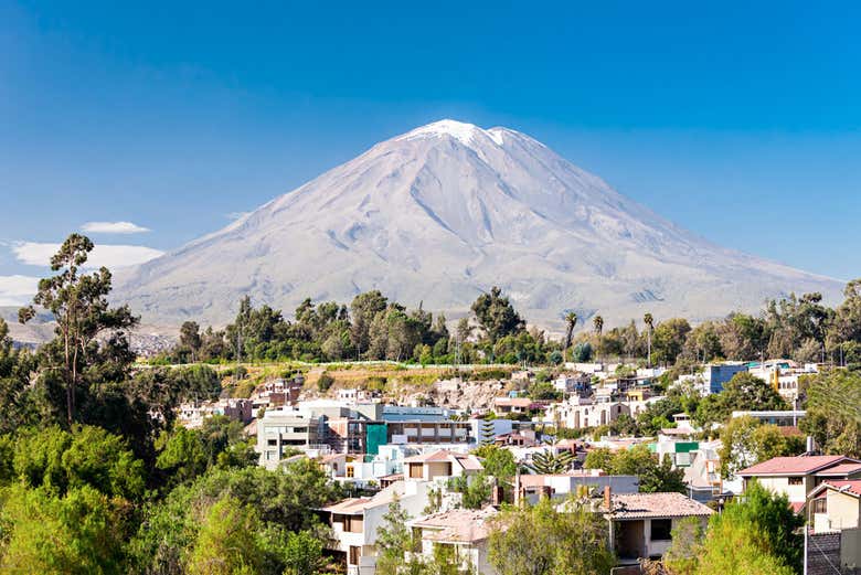 Arequipa e il vulcano Misti dal belvedere Yanahuara