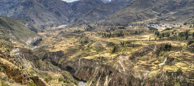 Tour de 2 días al Valle del Colca y la Cruz del Cóndor