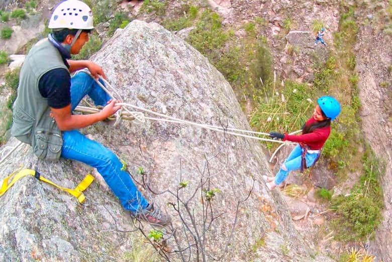 Escalando por los cañones de Qorihuillca