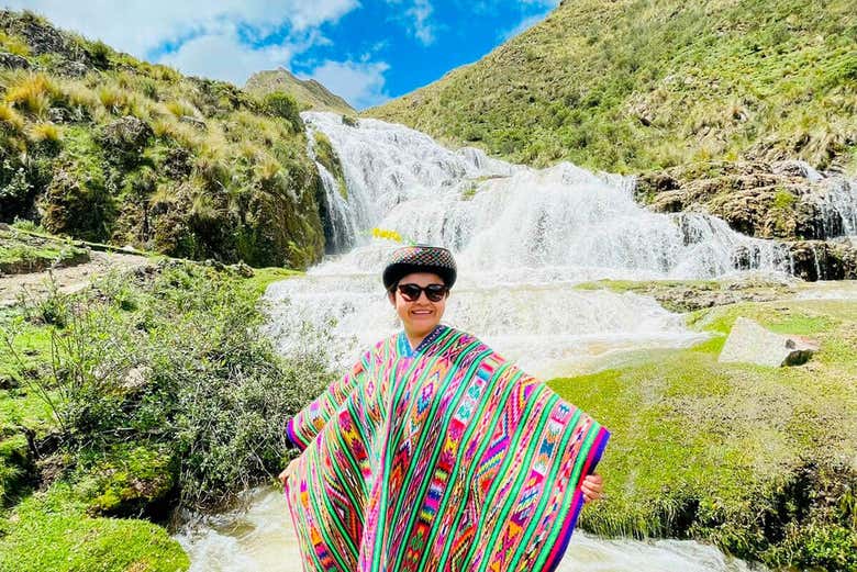 Disfrutando de la excursión a las cascadas de Sarhua