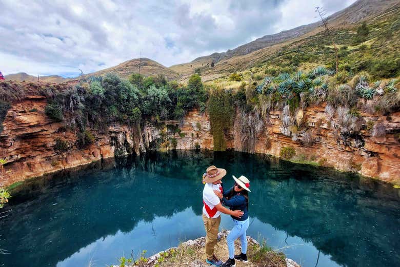 Disfrutando de la excursión al cenote de Chapalla