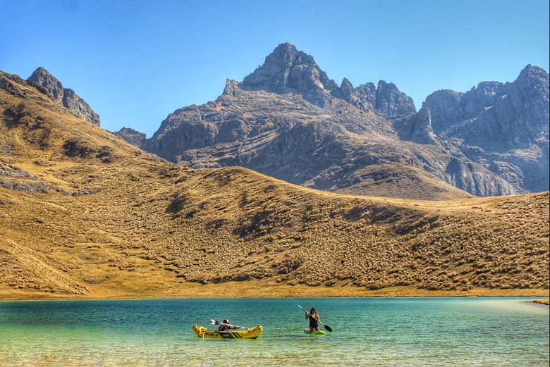 Kayak en la laguna Esmeralda