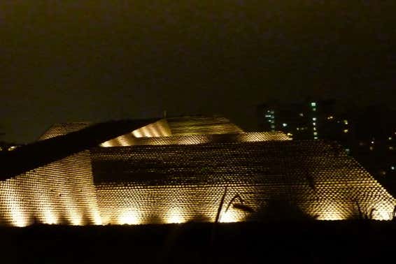 Huaca Huallamarca at night