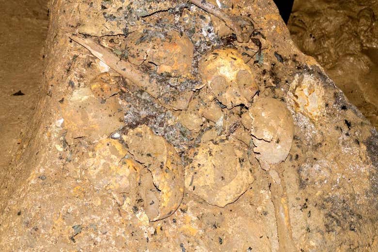 Restos humanos nas grutas de Quiocta
