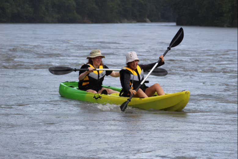 Pagayez sur les eaux du lac