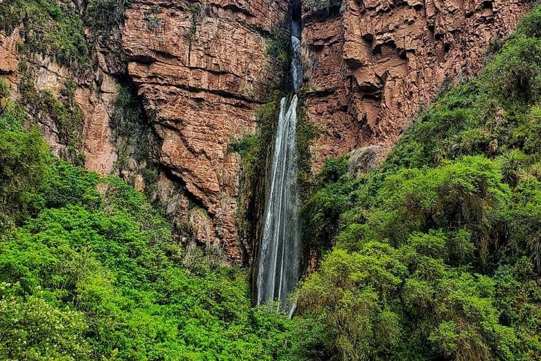 Marvel at the Perolniyoc Waterfall