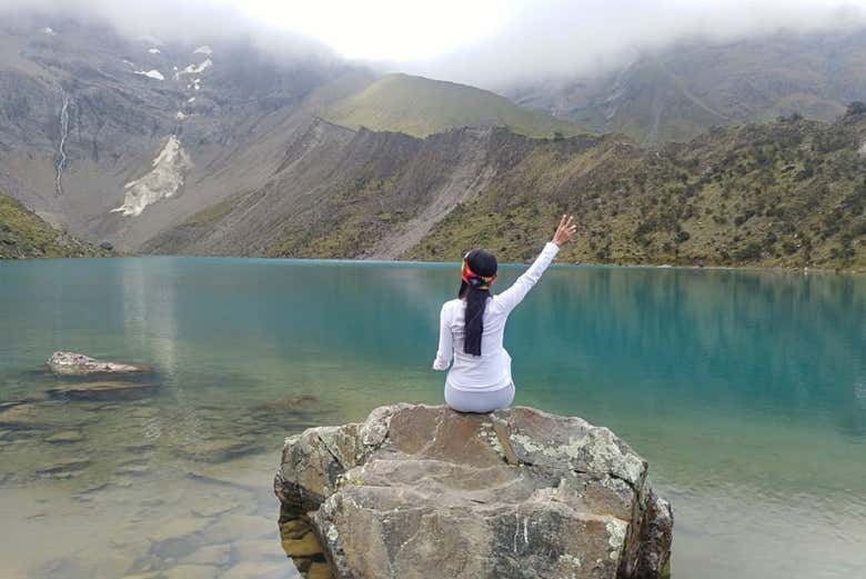 Disfrutando de la tranquilidad de la laguna